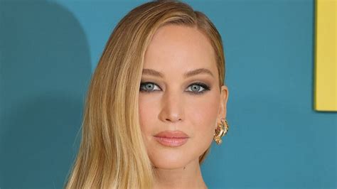 jennifer lawrence nakef|Jennifer Lawrence stuns fans by getting NAKED in X